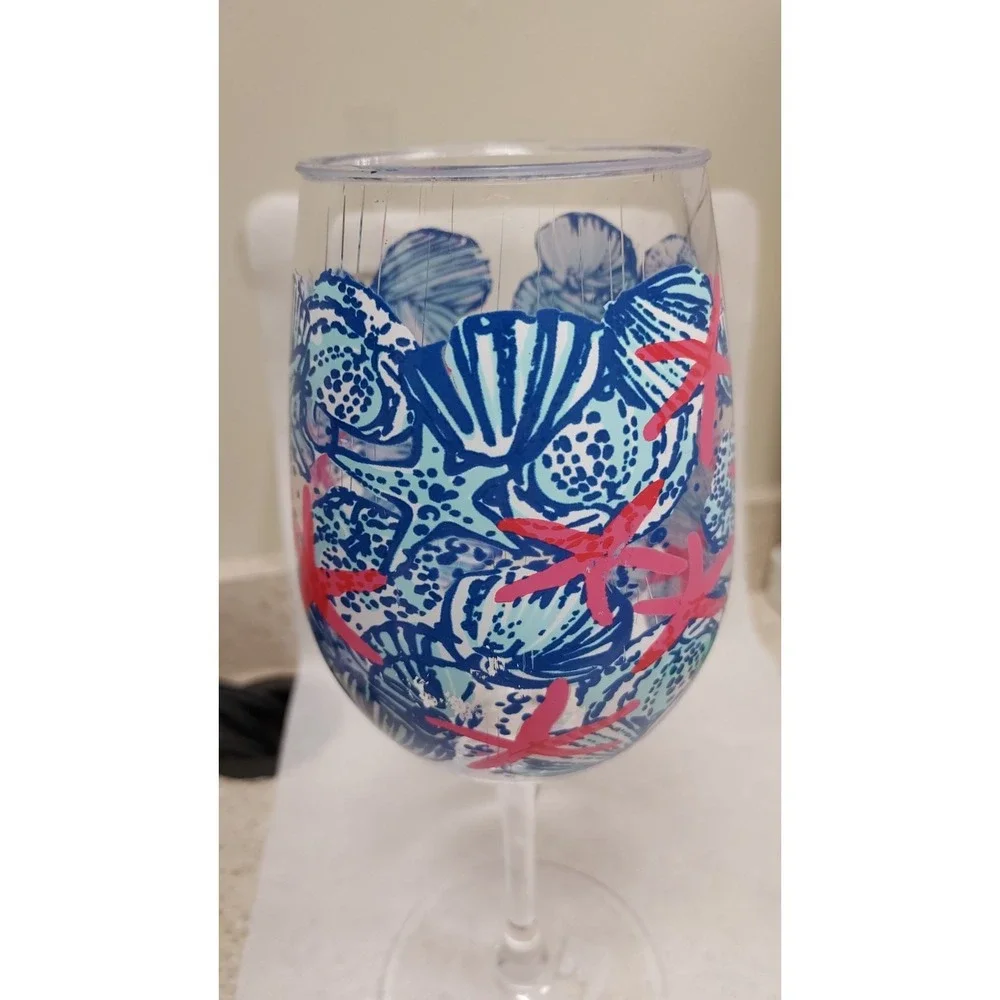 Lilly Pulitzer Acrylic Wine Glass- She She‎ Shell